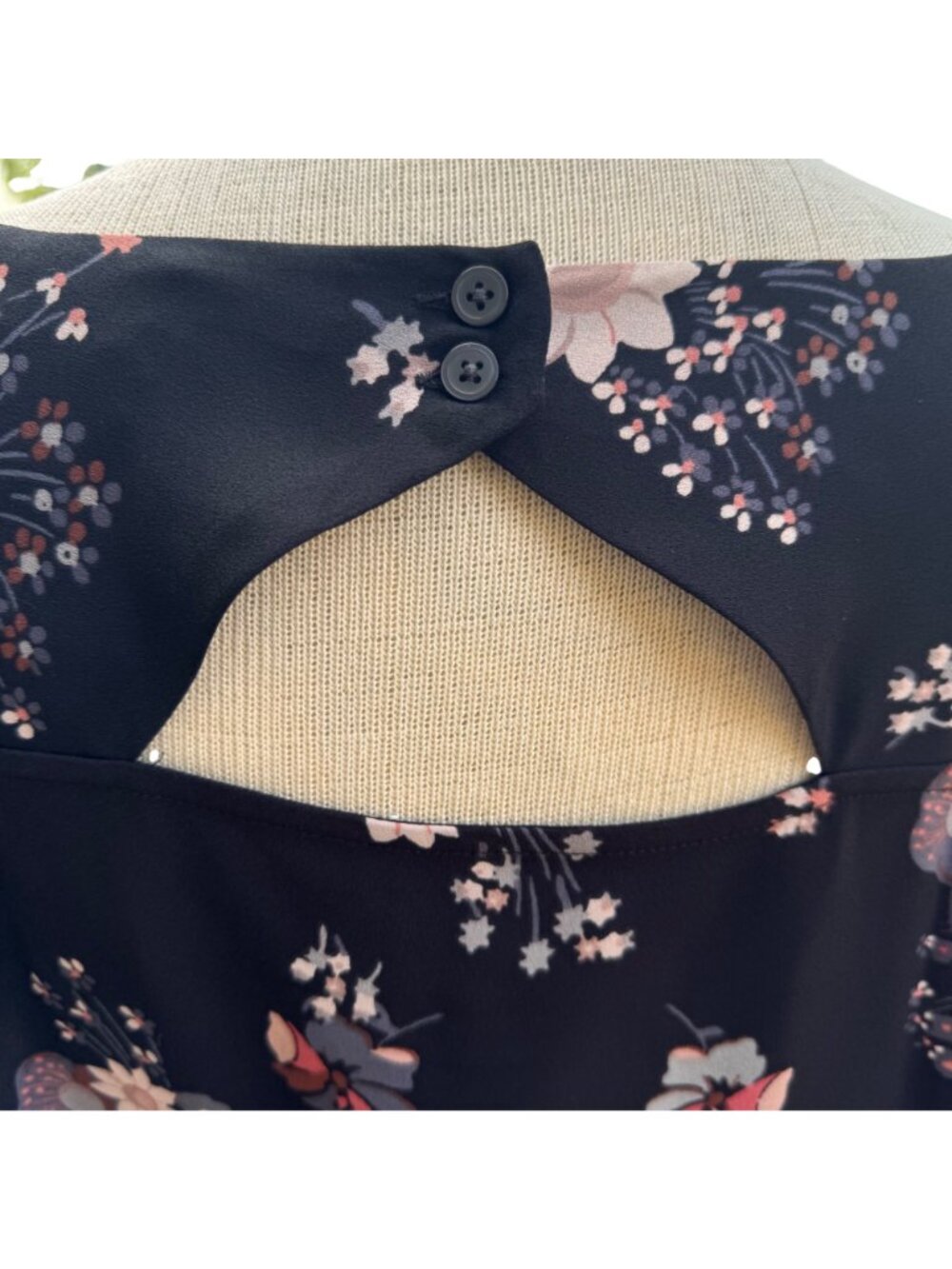 Loft Womens Floral Blouse Plus 20W Black Polyester Long-Sleeve Cut-Out Back New - Picture 12 of 16